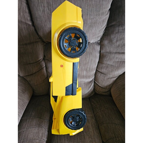 Hasbro 2014 Transformers Bumblebee Talking Action Figure Toy Car - Picture 7 of 9